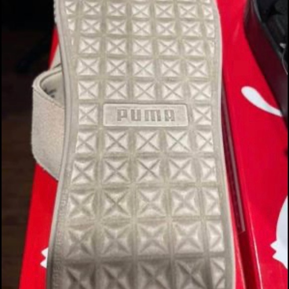 Puma Slides - sold - Picture 2 of 3